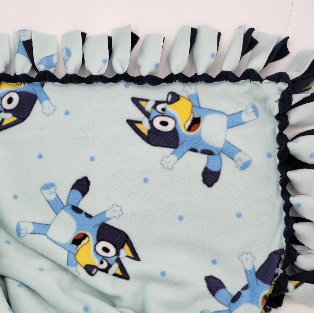 Bluey Toss Toddler Fleece Print blanket, No Sew Blanket, 56 x 65. - Picture 7 of 7